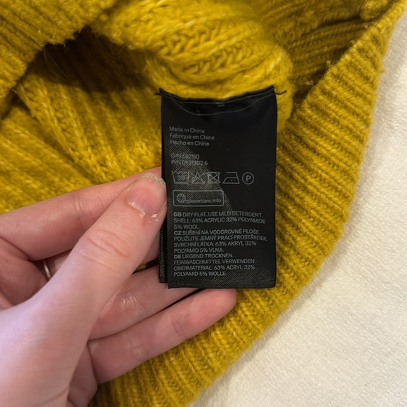 H&M mustard yellow knit sweater - Picture 7 of 7